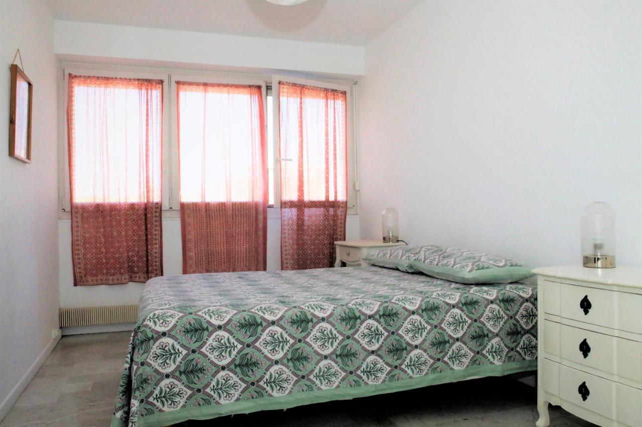 Appartement T3 Plein Centre Сен-Рафаель Екстер'єр фото